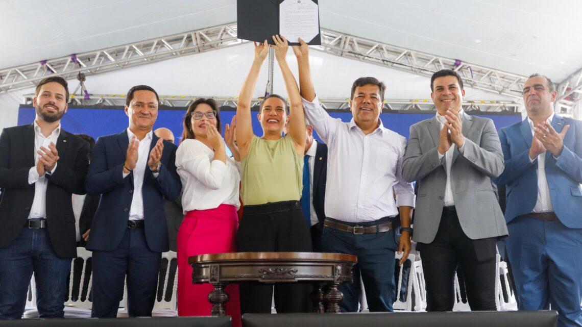 Governadora Raquel Lyra lança o PE na Estrada, programa que vai investir mais de R$ 5 bilhões na infraestrutura viária do Estado Governadora Raquel Lyra lança o PE na Estrada, programa que vai investir mais de R$ 5 bilhões na infraestrutura viária do Estado