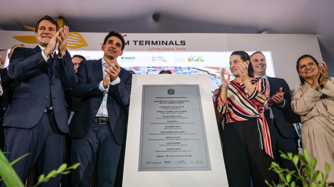 Governadora Raquel e ministro Silvio Costa Filho lançam pedra fundamental de terminal de contêineres com investimento de R$ 1,6 bilhão no Porto de Suape Governadora Raquel e ministro Silvio Costa Filho lançam pedra fundamental de terminal de contêineres com investimento de R$ 1,6 bilhão no Porto de Suape