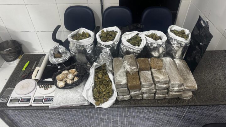 PM apreende mais de 22kg de drogas com três suspeitos