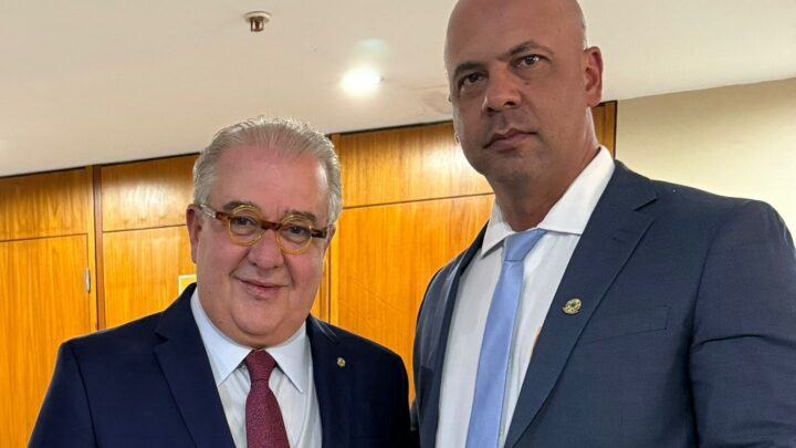 Em Brasília, Anderson Correia solicita à bancada federal de PE recursos para o Hemope Caruaru