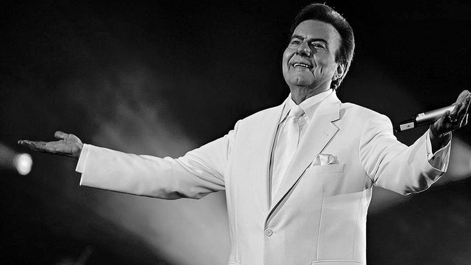 Morre cantor Agnaldo Rayol, após queda no banheiro