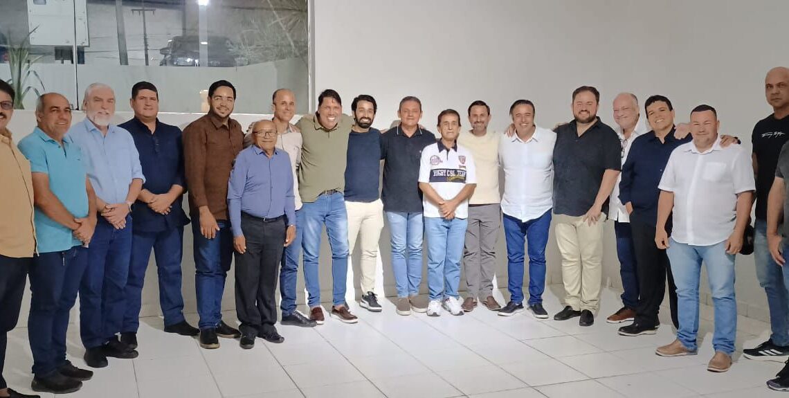 Presidentes de partido e vereadores eleitos de Caruaru se encontram para tratar da nova mesa diretora Presidentes de partido e vereadores eleitos de Caruaru se encontram para tratar da nova mesa diretora