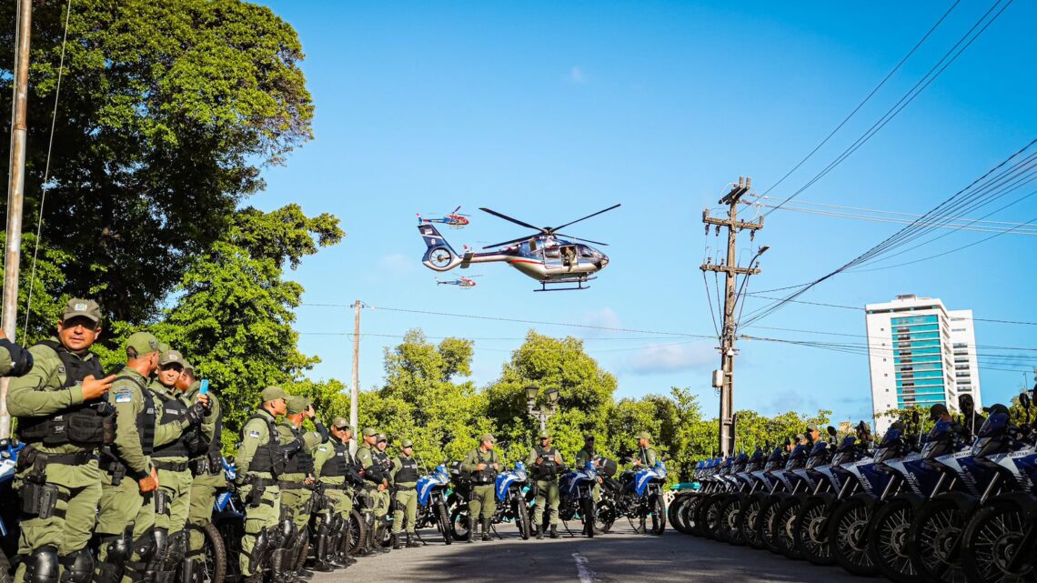 Governadora Raquel Lyra entrega helicóptero e 136 novos veículos para a segurança pública no Estado Governadora Raquel Lyra entrega helicóptero e 136 novos veículos para a segurança pública no Estado