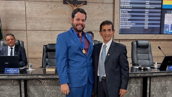 Diretor do HRJN recebe medalha de honra ao mérito em Caruaru, propositura do vereador Leonardo Chaves