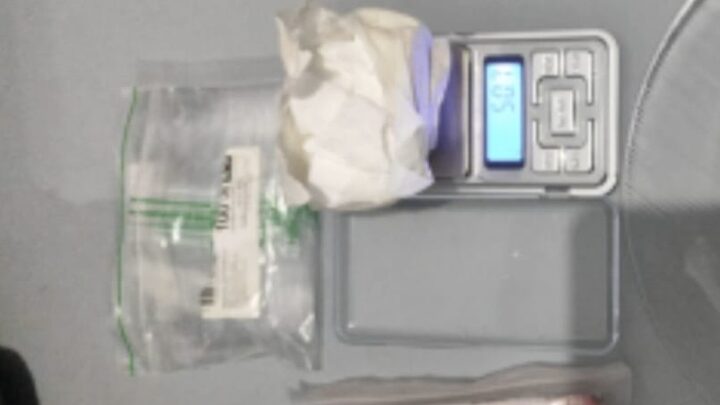Homem que iria entregar droga em evento é preso, após denúncia