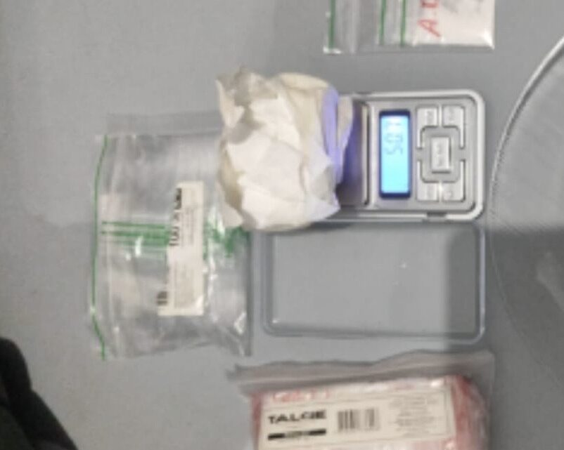 Homem que iria entregar droga em evento é preso, após denúncia Homem que iria entregar droga em evento é preso, após denúncia