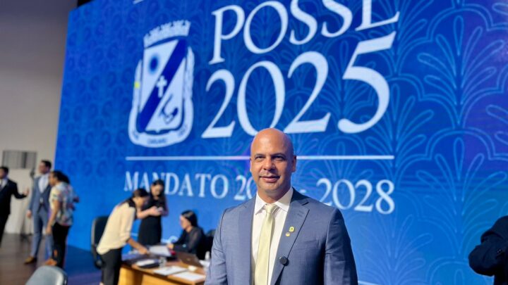 Anderson Correia é empossado para mais um mandato e eleito primeiro-secretário da Câmara de Caruaru