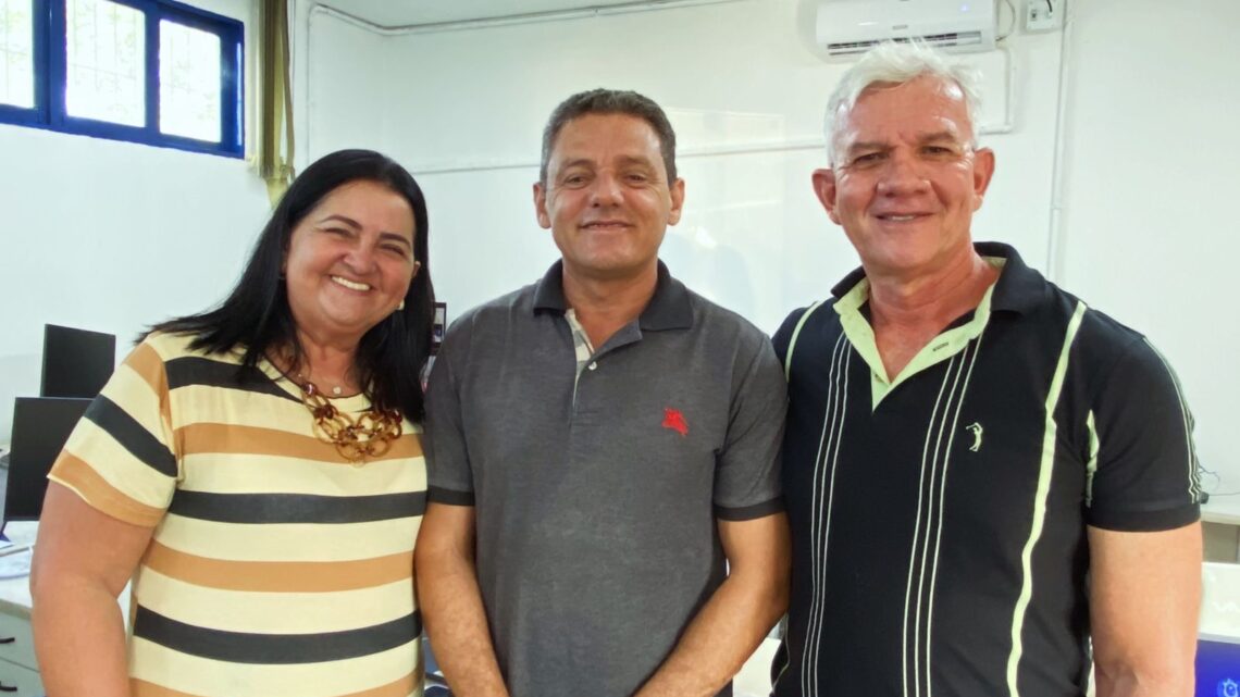 Vereador Galego de Lajes solicita extensão do 1º ano do Ensino Médio, para Vila de Lajes e adjacências Vereador Galego de Lajes solicita extensão do 1º ano do Ensino Médio, para Vila de Lajes e adjacências