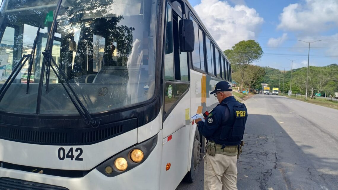 Operação Descanso Legal emite mais de 160 autuações em ônibus e caminhões Operação Descanso Legal emite mais de 160 autuações em ônibus e caminhões