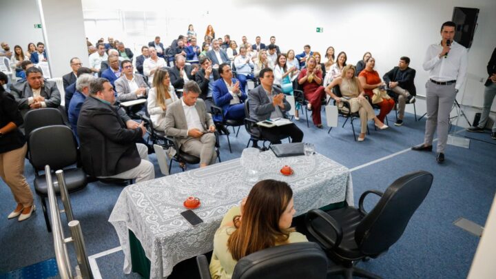 Prefeito Rodrigo Pinheiro apresenta metas para os 100 primeiros dias de gestão em reunião com secretariado