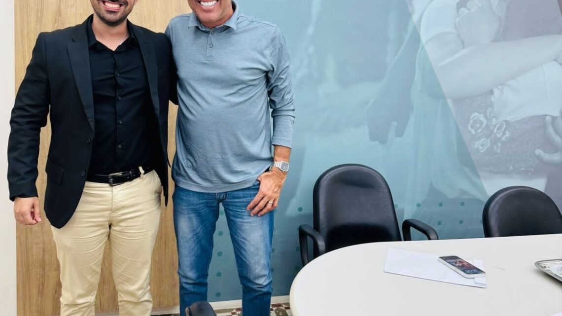 Vereador Júnior Letal discute pautas da educação em reunião com Kaio Colaço Vereador Júnior Letal discute pautas da educação em reunião com Kaio Colaço