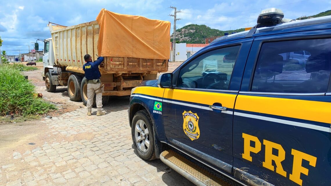 PRF realiza operação com foco no descanso dos motoristas profissionais em Pernambuco PRF realiza operação com foco no descanso dos motoristas profissionais em Pernambuco