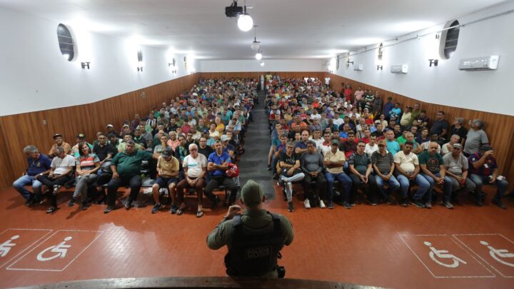 Formação em Segurança Escolar reúne porteiros da Rede Municipal de Ensino