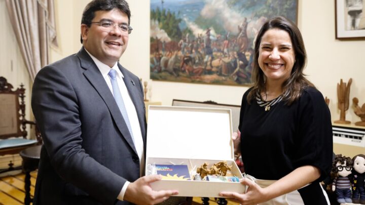 Governadora Raquel Lyra recebe o governador do Piauí, Rafael Fonteles, no Palácio do Campo das Princesas