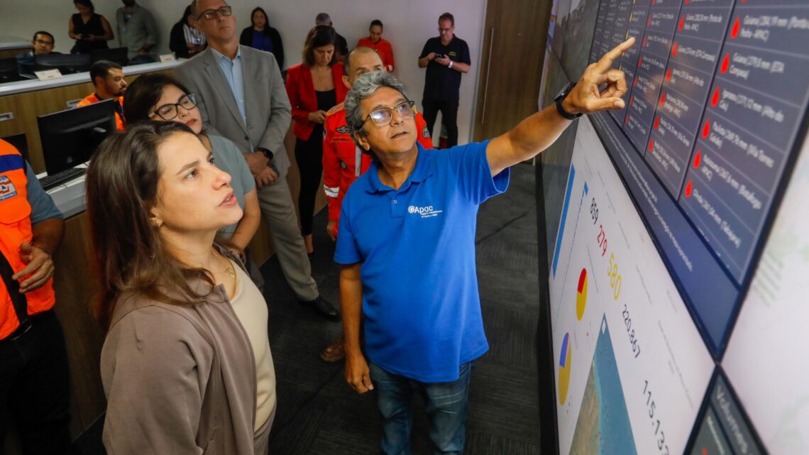 Governadora Raquel Lyra acompanha operações executadas por órgãos estaduais para diminuir impacto das chuvas Governadora Raquel Lyra acompanha operações executadas por órgãos estaduais para diminuir impacto das chuvas