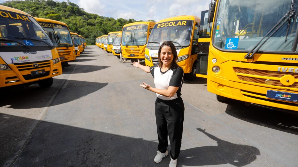 Governo-PE entrega mais 184 ônibus escolares e supera marca de 800 veículos entregues a todos os municípios