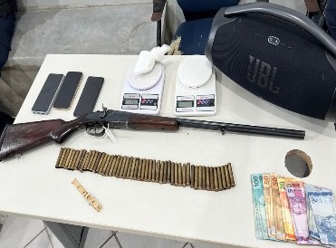 PMPE apreende armas e drogas em Taquaritinga do Norte