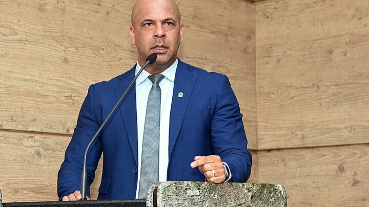 Anderson Correia apresenta anteprojeto de lei para criação da Farmácia Pet Solidária