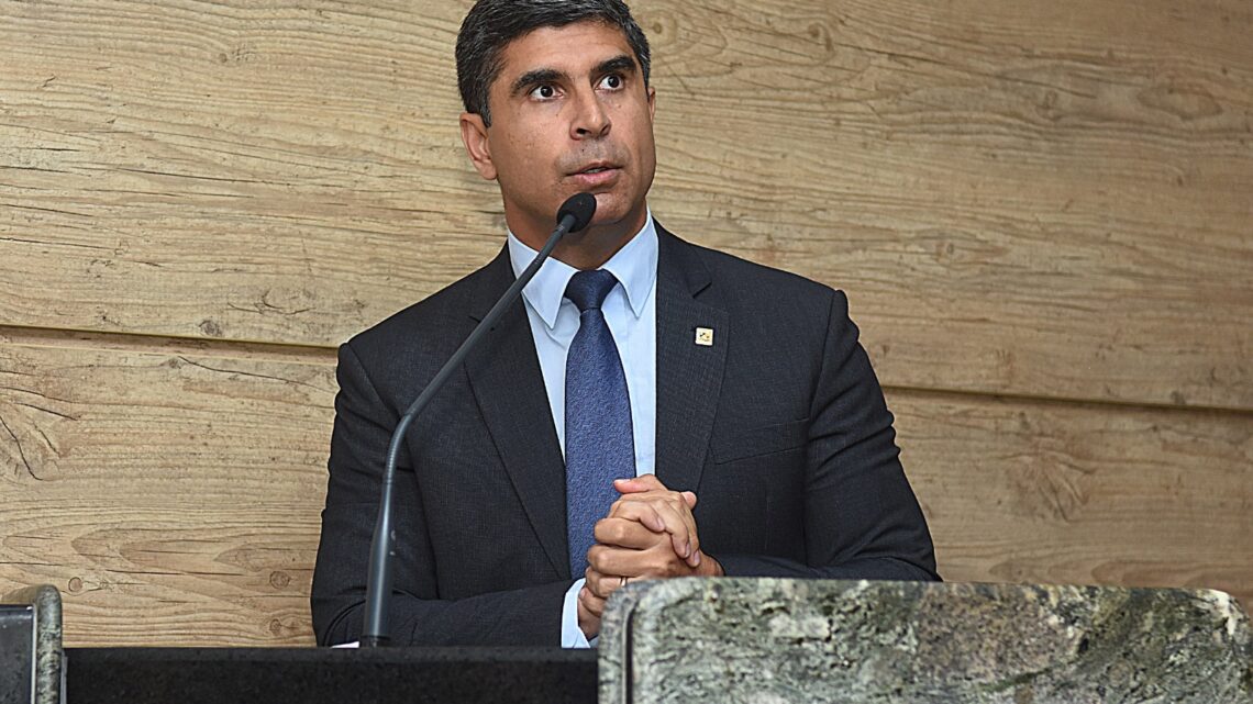 Vereador Delegado Lessa cobra providências sobre descaso no Hospital Mestre Vitalino