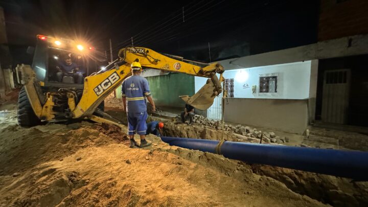 Compesa finaliza substituição de tubulação na rua Severino Félix dos Santos após vazamento de grande porte