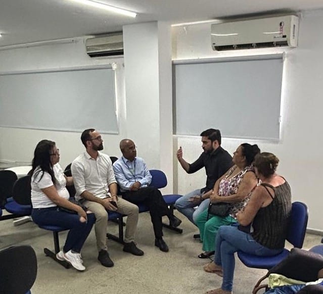 Compesa reúne moradores da rua Severino Félix dos Santos e estabelece prazo  para pagamento das indenizações