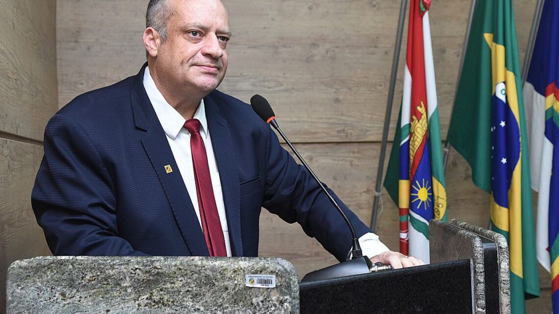 Vereador Jorge Quintino propõe formação continuada para professores sobre TDAH e TEA Vereador Jorge Quintino propõe formação continuada para professores sobre TDAH e TEA