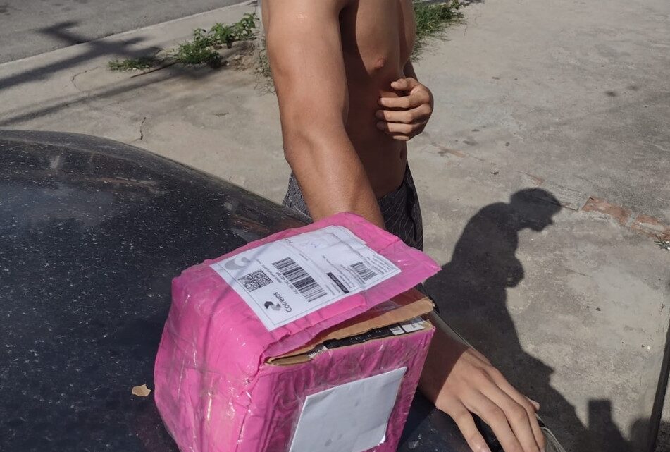 Polícia Federal realiza apreensão de cigarros eletrônicos e prende suspeito