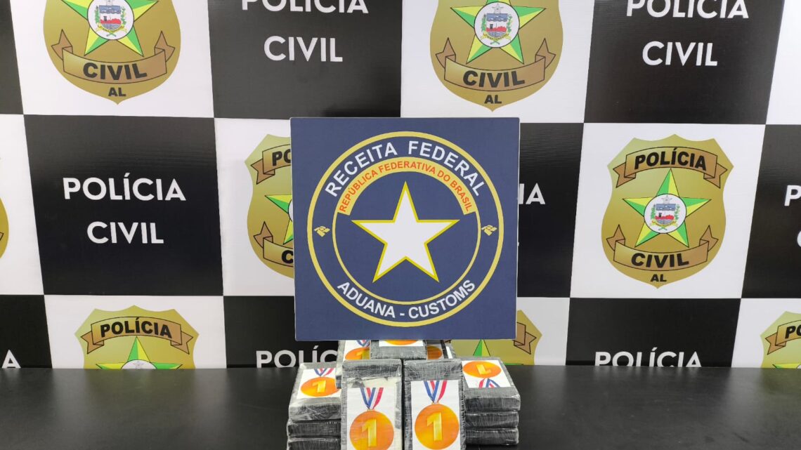 Receita Federal e Polícia Civil apreendem cocaína avaliada em um milhão de reais