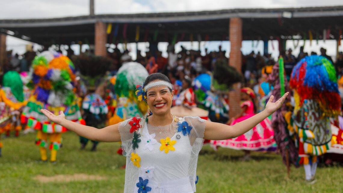 Em Aliança, governadora Raquel Lyra ressalta a tradição dos maracatus rurais Em Aliança, governadora Raquel Lyra ressalta a tradição dos maracatus rurais