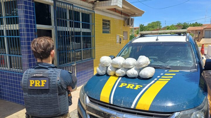 PRF detém casal com maconha que era transportada em assoalho de carro
