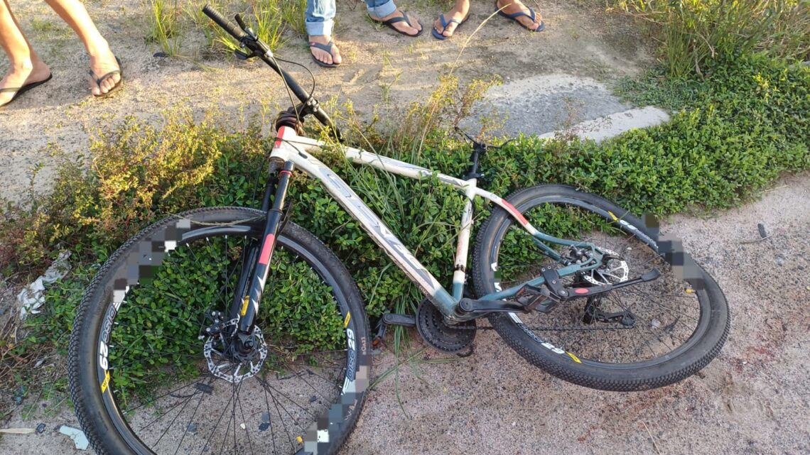 Ciclista que seguia para o tabalho morre atropelado por carro na BR-232