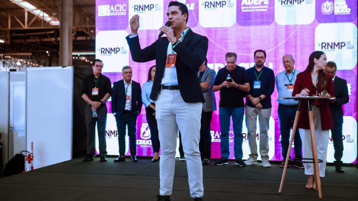 Em rodada de negócios, Rodrigo Pinheiro destaca criação do novo Polo Têxtil de Caruaru