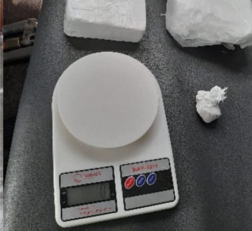 Homem é preso com 1kg de cocaína em Caruaru