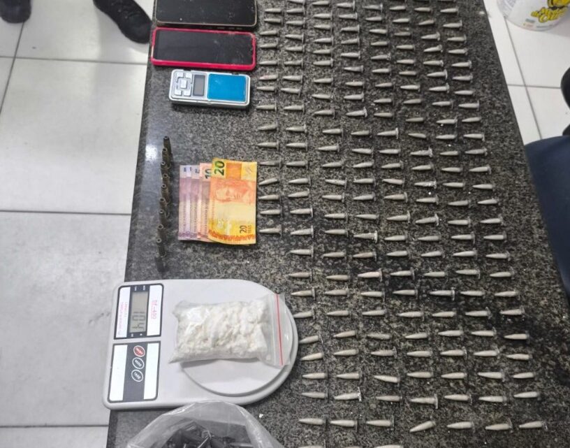 Mulher e dois homens são presos por tráfico de drogas