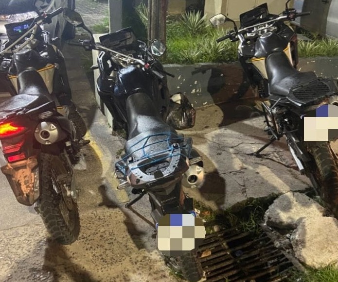 PM desativa desmanche de motos e prende quatro suspeitos