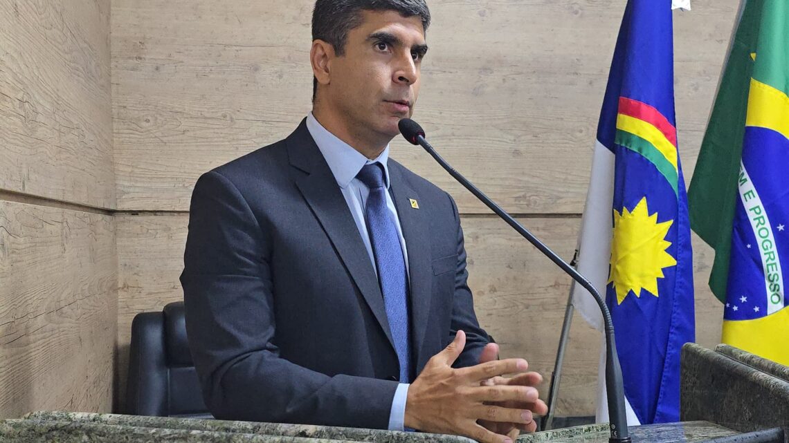 Vereador Delegado Lessa cobra solução para problemas de infraestrutura e abastecimento de água em Caruaru