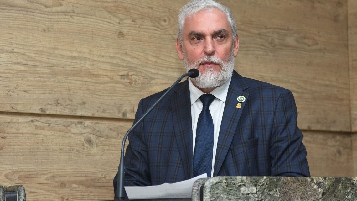 Vereador Silvio Nascimento faz críticas ao STF e julgamento de Bolsonaro