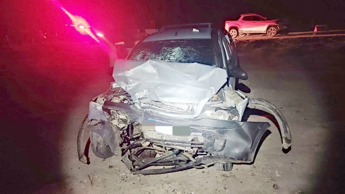Colisão frontal duas caminhonetes deixa feridos na BR 232