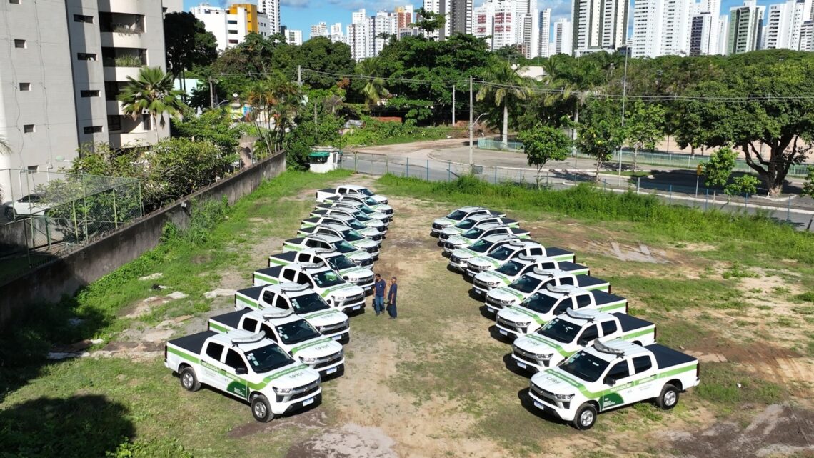 Governo de Pernambuco fortalece gestão do meio ambiente com entrega de 30 carros à CPRH Governo de Pernambuco fortalece gestão do meio ambiente com entrega de 30 carros à CPRH