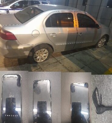PM recupera veiculo roubado e prende dois suspeitos