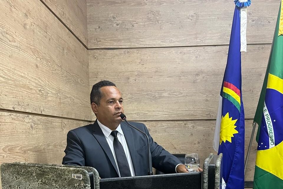 Vereador Gil Bobinho cobra mais segurança nos bairros Santa Rosa e Vassoural