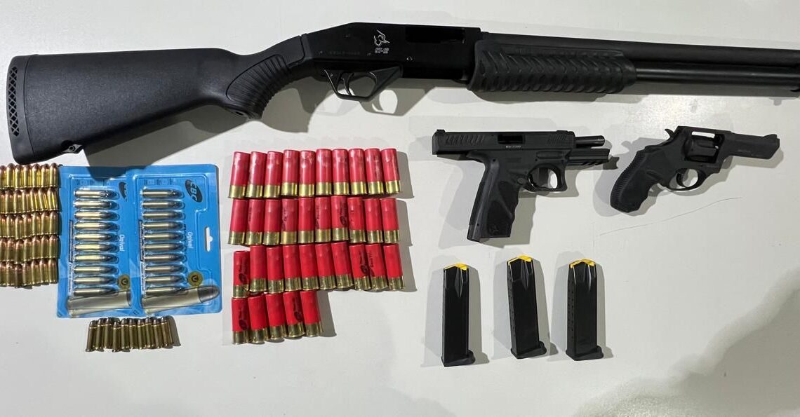 Homem é preso por ameaça e armas de fogo são apreendidas em Gravatá