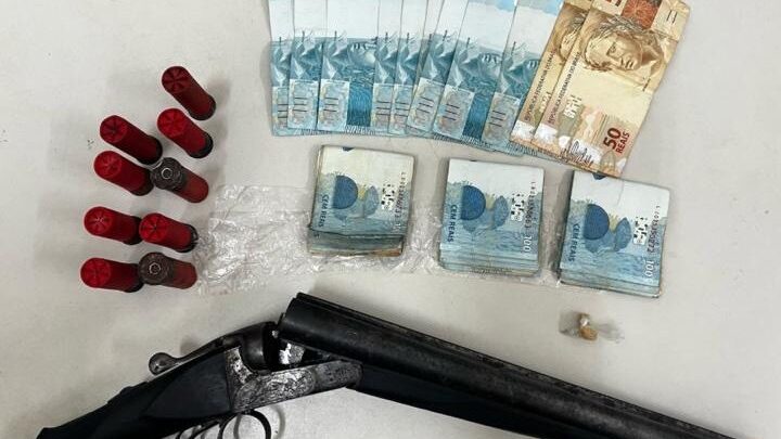 Suspeito de tráfico é preso com arma de fogo