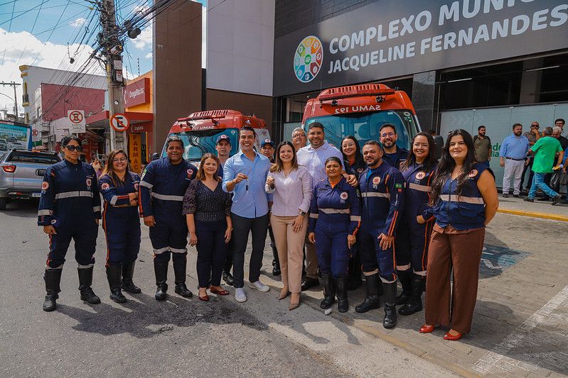 Prefeito Rodrigo Pinheiro entrega novas ambulâncias do SAMU e moderniza Laboratório Municipal