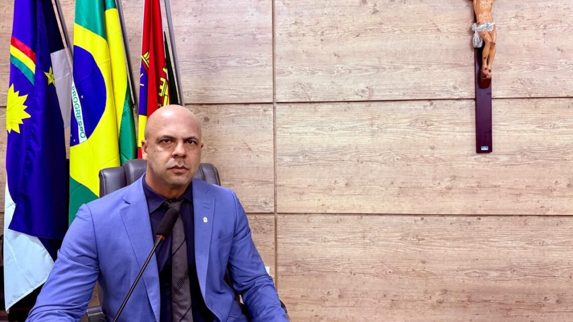 Anderson Correia comemora prisão de homem que matou gato com uma foice em Pernambuco Anderson Correia comemora prisão de homem que matou gato com uma foice em Pernambuco