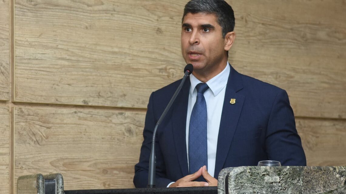 Lessa faz pronunciamento sobre dificuldades enfrentadas pela população de Caruaru
