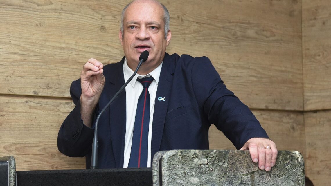 Jorge Quintino propõe ações para proteger crianças dos efeitos do uso excessivo de telas