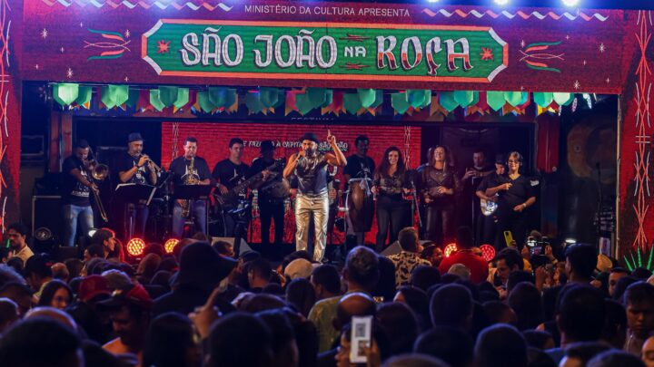 Vila Rafael reúne centenas de forrozeiros em segundo dia do São João na Roça