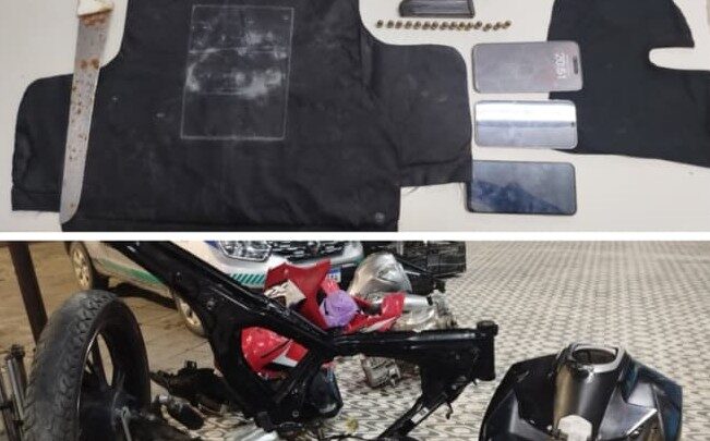 PMs desarticulam desmanche de motos e apreendem arma e munições