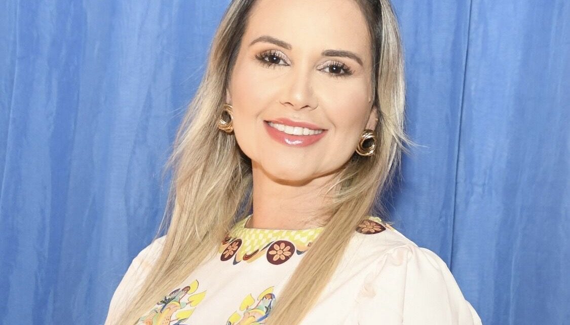 Lylian Galindo, Presidente do Centro Social Caruaru criado pelo vereador Júnior Letal é eleita para o Conselho Municipal da Mulher de Caruaru Lylian Galindo, Presidente do Centro Social Caruaru criado pelo vereador Júnior Letal é eleita para o Conselho Municipal da Mulher de Caruaru